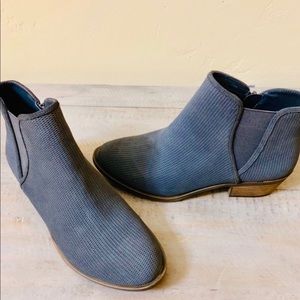 Women’s Suede Kensie Boots